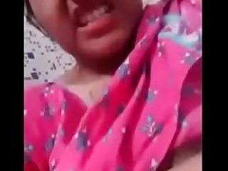 Indian wife showing boobs by mobile video